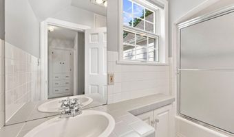 1011 Midway Dr, Auburn, IN 46706