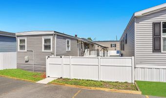 600 Broadway D14, Amityville, NY 11701