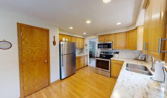826 Minnie Maddern St, Albert Lea, MN 56007