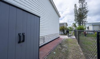 971 Laurel Cir, Barefoot Bay, FL 32976