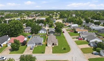 2515 SE 4th St, Bentonville, AR 72712