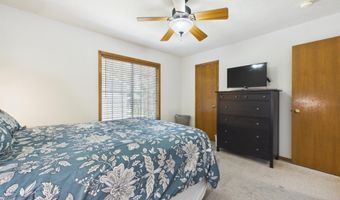816 E Pine St, Brandon, SD 57005
