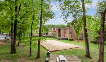 8316 TOBIN Rd 8316-11, Annandale, VA 22003