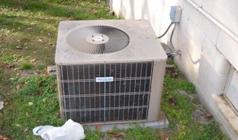 295 E. Walnut St, Albion, IL 62806