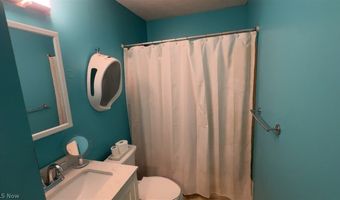 2358 Nesmith Lake Blvd, Akron, OH 44314
