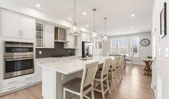 2841 HOKIE Ln, Alexandria, VA 22306