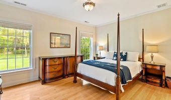 64 Warren Gln, Burlington, CT 06013