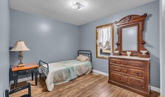 320 Harrison Ct, Auburn, KS 66402