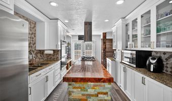 301 13th Ave NW, Altoona, IA 50009