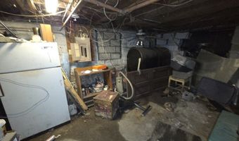 54 Slocum St, Acushnet, MA 02743