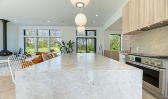 5044 Hickory Pointe Woods SE, Ada, MI 49301