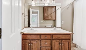 1018 Viewmont Dr, Asheboro, NC 27205