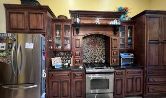 201 Eighth St, Adel, GA 31620