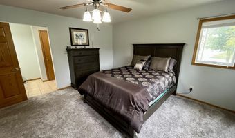 1726 Arthurs Ct, Aberdeen, SD 57401