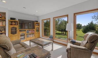 9364 Spring Creek Rd, Amherst, WI 54406