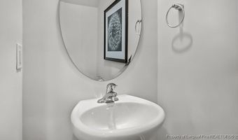 221 Maddox Dr, Aberdeen, NC 28315