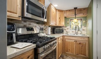 7160 River Valley Dr SE, Alto, MI 49302