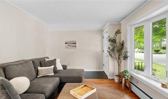 48 Flagg Ave, Warwick, RI 02886