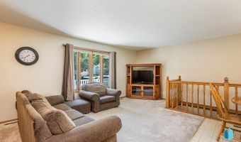 116 W Chicory Dr, Brandon, SD 57005
