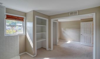 44 W INNER Cir, Dover, DE 19904