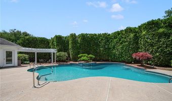 40 Alpine Estates Dr, Cranston, RI 02921