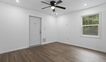 7083 Jefferson St, Bay St. Louis, MS 39520