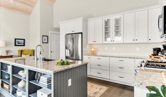 48 Ocean St, Belfast, ME 04915