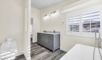 34380 S Cholla Dr, Black Canyon City, AZ 85324