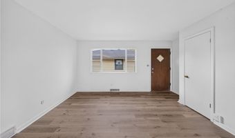 1095 Saint Michaels Ave, Akron, OH 44320