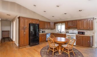 246 Long Hwy, Little Compton, RI 02837