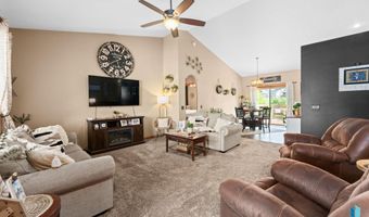 1409 W Creekside Dr, Brandon, SD 57005