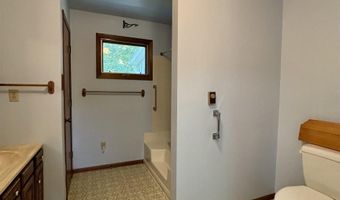 8384 N Broadway, Apple River, IL 61001