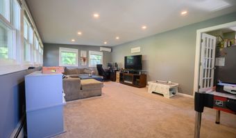 15 Farnam Hl, Bethel, CT 06801