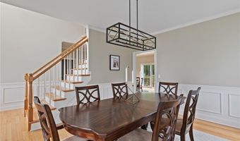 25 Kristin Dr, Cranston, RI 02921