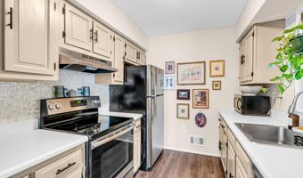 212 Wellington Pl, Aberdeen, NJ 07747