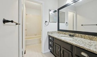 4 Ray Ct, Bedminster, NJ 07921