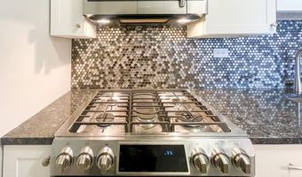 9 Hawthorne Place 11J, Boston, MA 02114