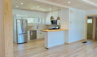 72 Overlea Rd, North Smithfield, RI 02896