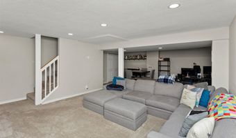 1003 10th Ave SE, Altoona, IA 50009