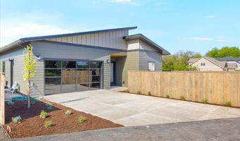 360 Briscoe Pl, Ashland, OR 97520