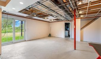 6051 Hough Rd, Almont, MI 48003