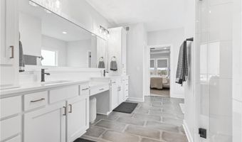 14616 Aspen Cir, Basehor, KS 66007
