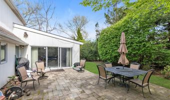 76 Parkview Dr, Albertson, NY 11507