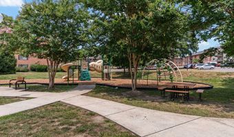 2504 WINDBREAK Dr, Alexandria, VA 22306