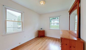 20 Hickory St, Danbury, CT 06810