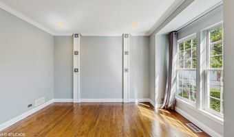 8 GEORGETOWN Ct, Algonquin, IL 60102