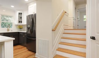 76 Swartzel Dr, Middletown, NJ 07748
