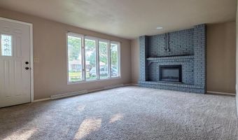 1000 W BROWNING St, Appleton, WI 54914
