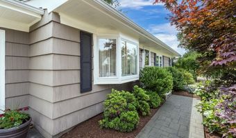 100 Blackstone St, Blackstone, MA 01504