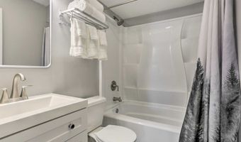 1 Big Sky Dr 6, Alloway, NJ 07462